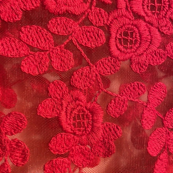 Red sweater - Picture 5 of 6